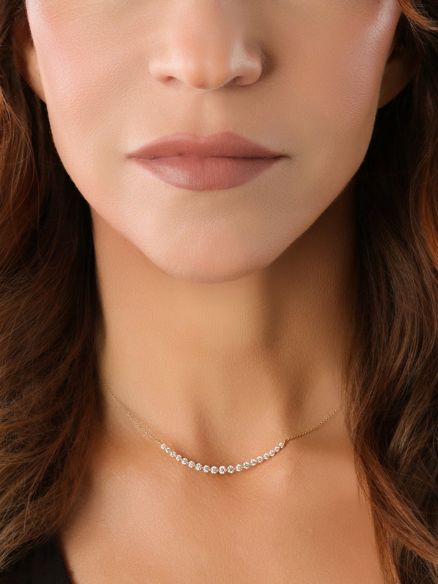 14k White Diamond Curved Round Necklace