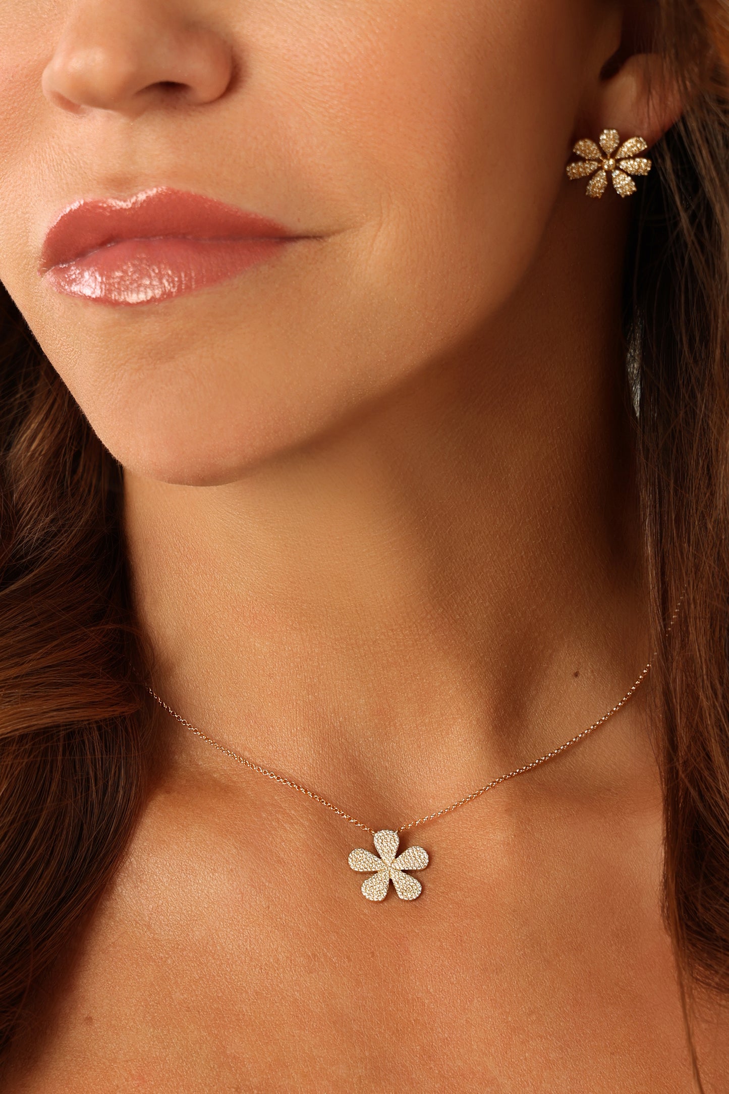 14k Yellow Gold Diamond Daisy Necklace