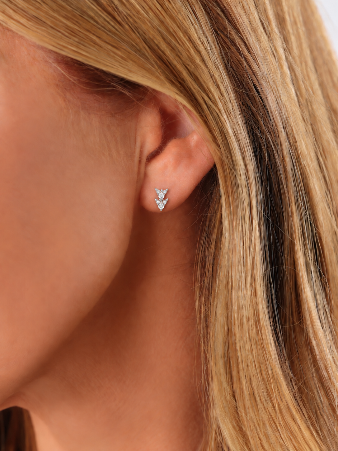 14k White Gold Diamond Double Arrow Earrings