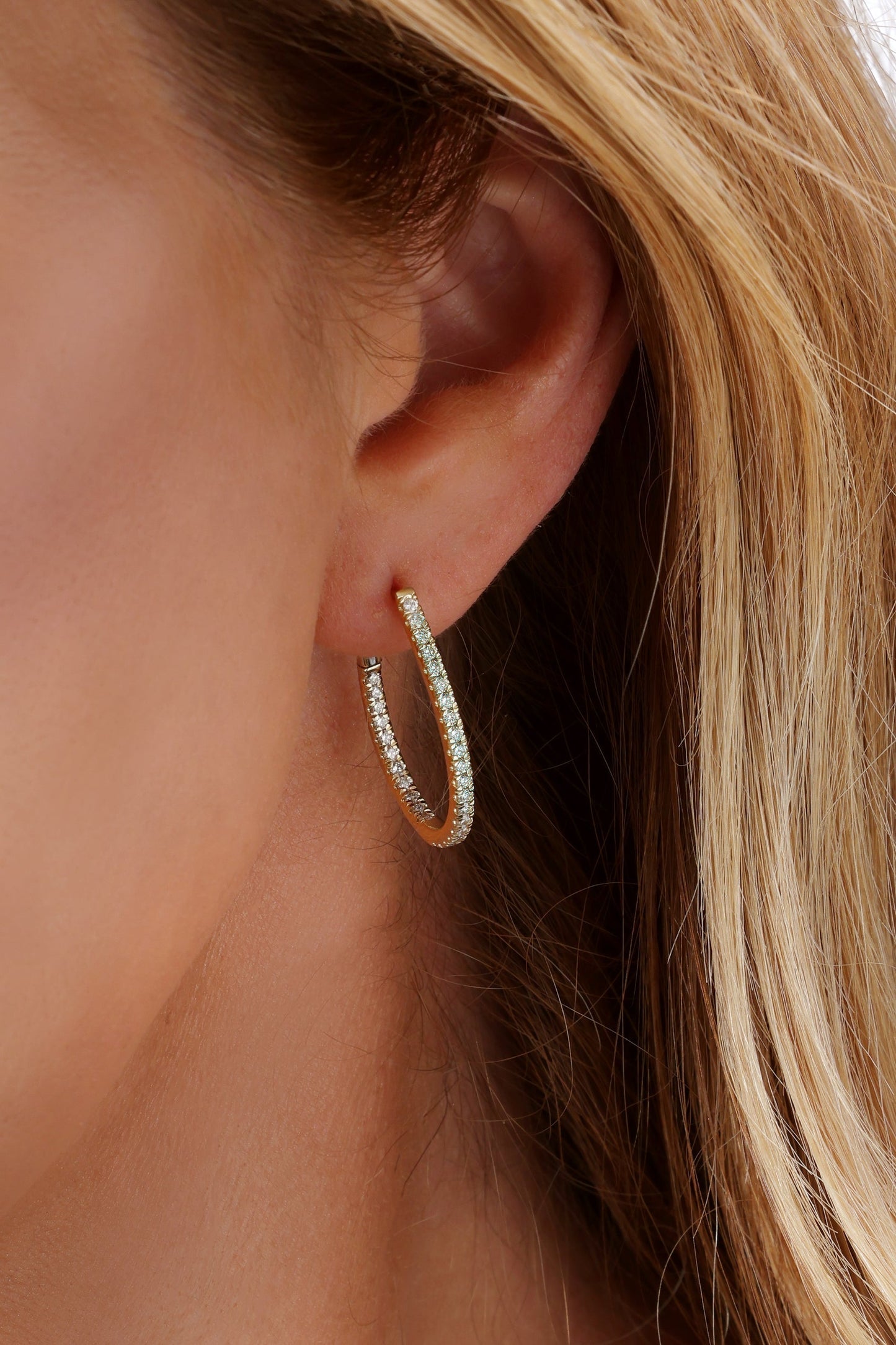 14k Yellow Gold Diamond Oval Hoop Earrings